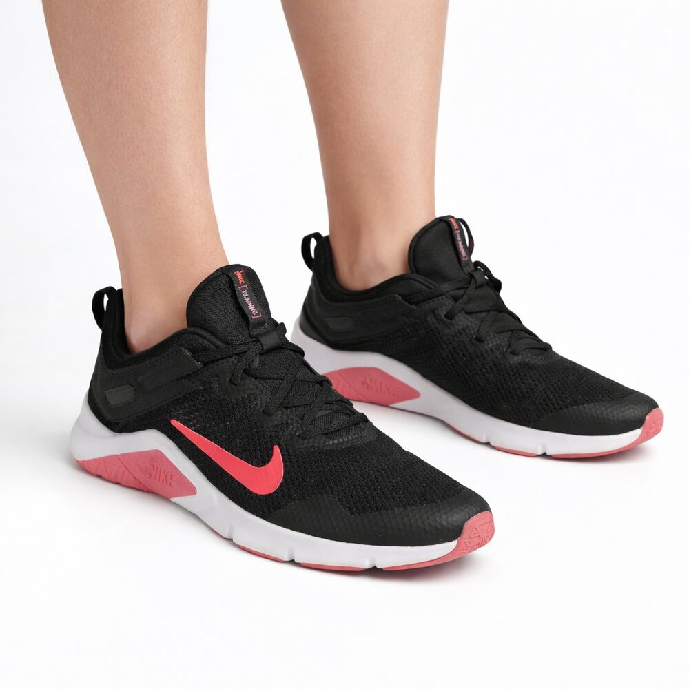 Nike Women’s Legend Essential Training Shoes Black Pink, 9.5